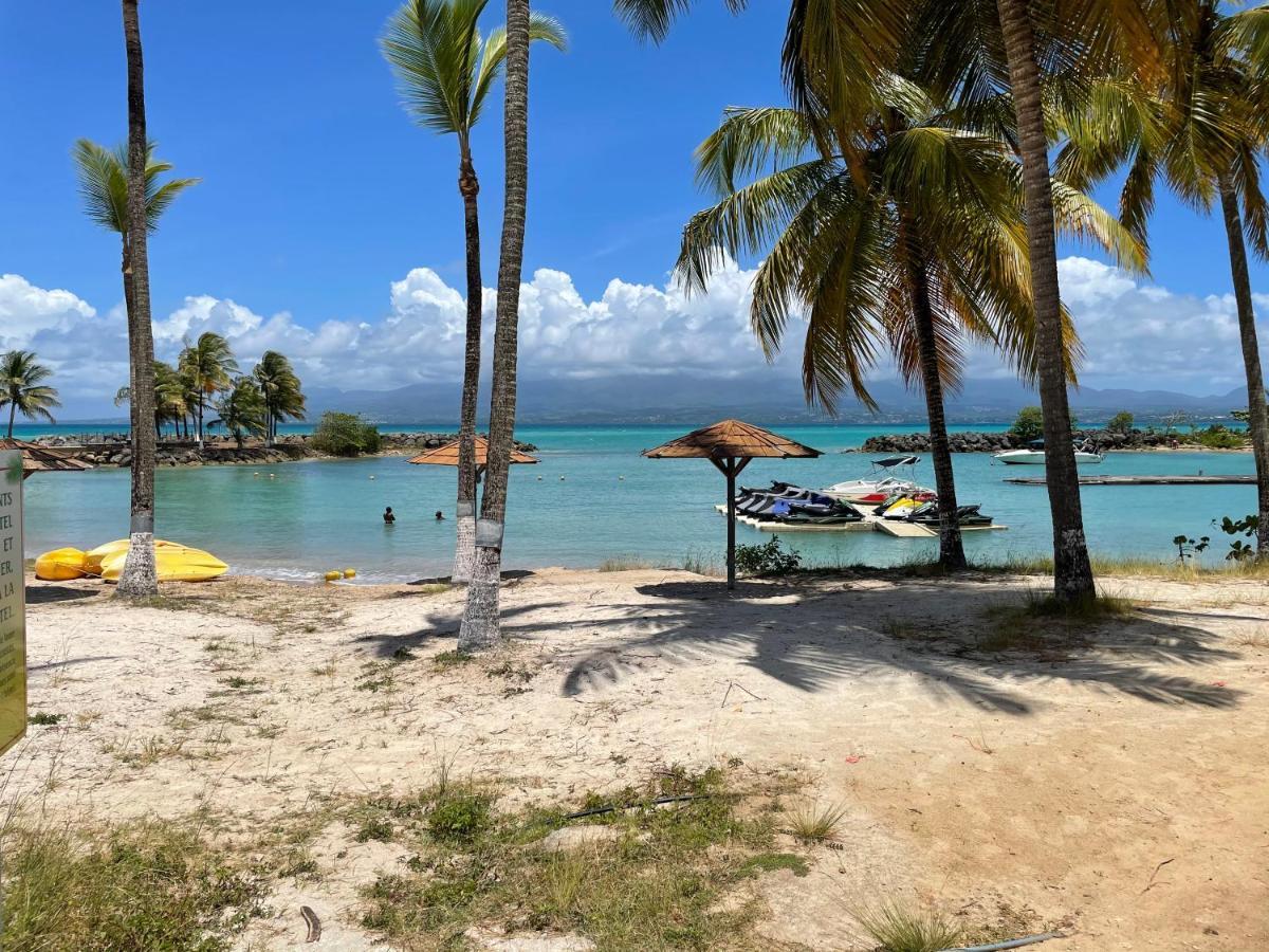 Cauris Lodge Du Marisol Vue Mer Acces Direct Plage Avec Citerne D Eau Ле Госие Екстериор снимка